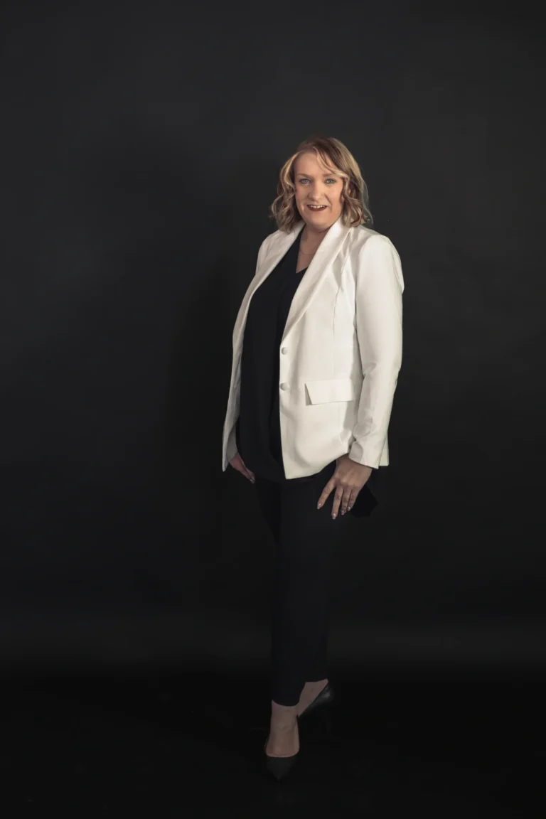 business-woman-on-a-black-background-branding-session-cincinnati-newport-studio-02-scaled-1