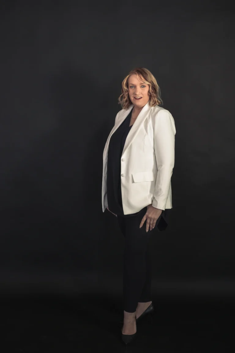 business-woman-on-a-black-background-branding-session-cincinnati-newport-studio-03-scaled-1