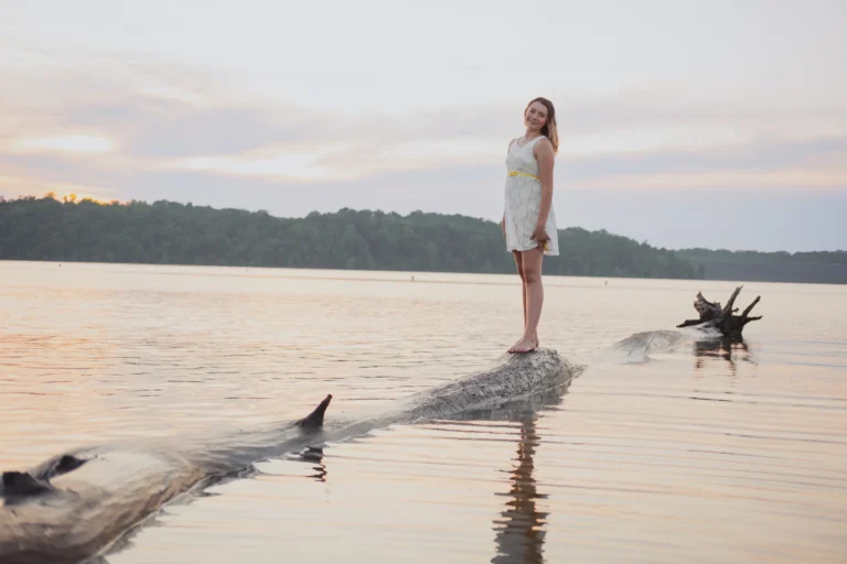 nature-senior-photography-on-the-lake-cincinnati-scaled-1