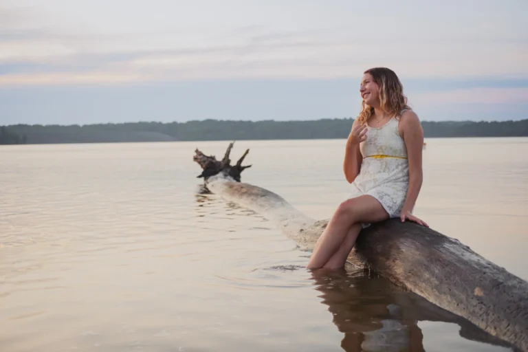 nature-senior-portrait-on-the-lake-cincinnati-scaled-1