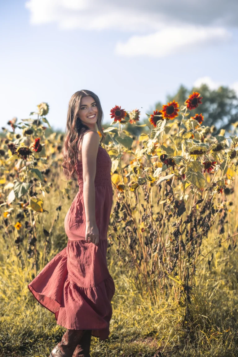 senior-photo-in-a-field-clover-farm-cincinnati-04-scaled-1